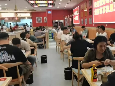 兰州陈记牛肉面宁波首店和二店生意兴隆，财源滚滚